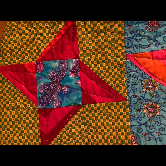 Beautiful handmade crib quilt or wall hanging - Picture 5 of 11